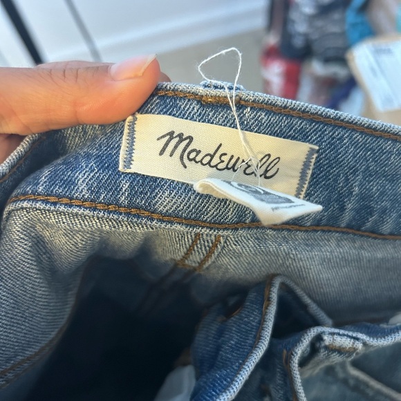 Madewell The Perfect Vintage Jean in Ainsworth Wash - Picture 4 of 7